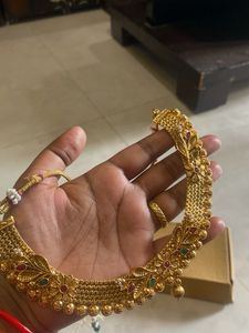 Exquisite Gold-Toned Necklace and Earring Set