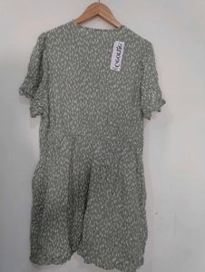 🇬🇧 George Stylish Green Dotted Mini Dress