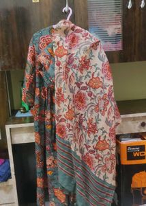 Beautiful Floral Print Kurta Set