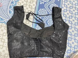 Elegant Black Saree with Unstitched Blouse 🖤