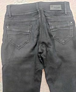 Black High-Waisted Jeans