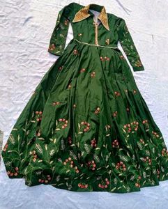 Elegant Green Embroidered Ethnic Gown