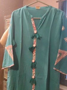 Elegant Green Embroidered Kurta