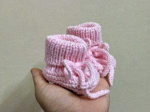 Cute Pink Knitted Baby Booties