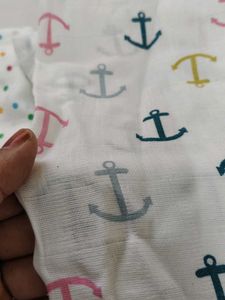 2 baby Swaddles/ muslin wrap for babies