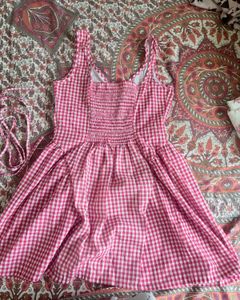 Chic Pink Gingham Dress