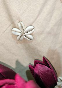 Cute Beige Floral Applique T-Shirt