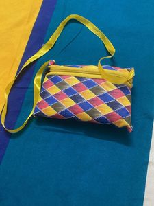 Vibrant Diamond Pattern Zipper Pouch