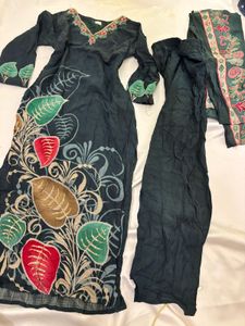 Elegant Black Kurta Set with Leaf Print