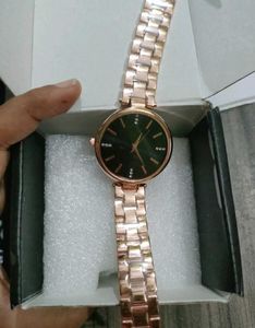 Elegant Rose Gold &amp; Green Watch