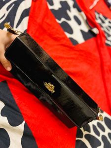 Chic Black Croc Embossed Clutch