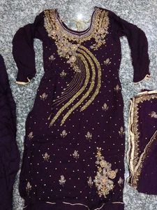 Embroidered kurta set