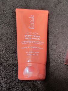 Seal Pack Foxtale Super Glow Face Wash