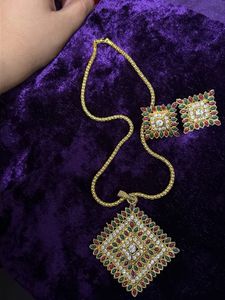 Exquisite Kundan Necklace and Earring Set