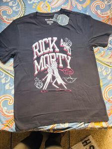 Bundle of 4 Graphic T-Shirts