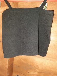 ❗️PRICE DROPPED❗️URBANIC UNUSED NEW BLACK CROP TOP
