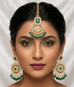 Emerald Green Maang Tikka &amp; Earrings Set