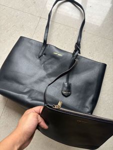 SAINT SCOTT tote bag with detachable wrislet