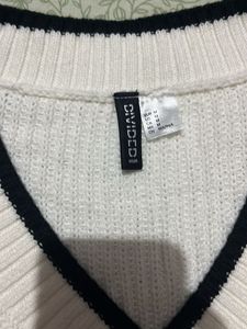 H&amp;M cute V neck knit vest sweater