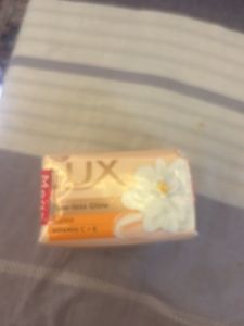 LUX Flaw-less Glow Jasmine Soap Bars (2 Pack)