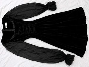 The Evelyne Noire Dress