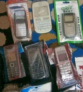 Vintage Feature Phones - Lot of 6