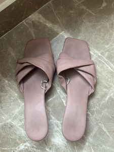 Stylish Pink Twist Strap Flat Sandals