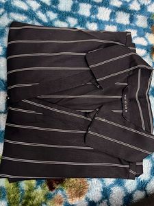 black shirt women