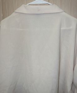 Chic Cream Collared Cropped Blouse