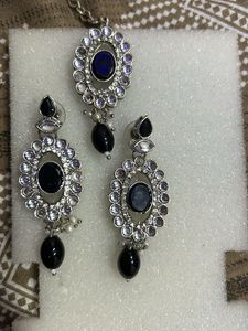 Ethnic Kundan Pendant Maangtika & Earrings Set