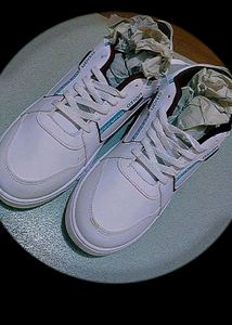 Stylish White Shooes For Man's
