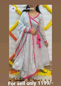 Elegant Grey Kurta Set with Pink Trim