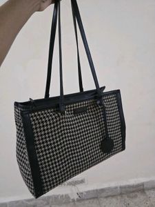 Houndstooth Pattern Tote Bag