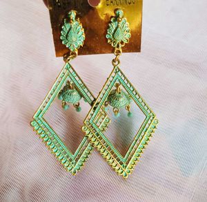 Earings