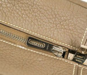 Hermes Victoria II etoupe Clemence