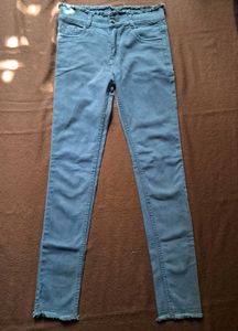 Skinny Fit Jeans with Frayed Hem