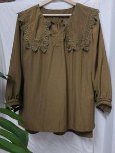 Elegant Lace Collar Blouse