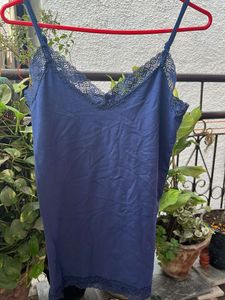 ❤️Navy Lace Trimmed Cami💕