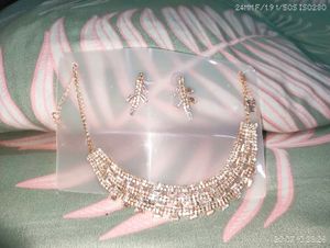 Stunning Gemstone Necklace & Earring Set