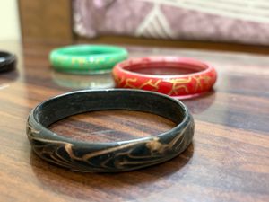 Set of 6 Colorful Bangles