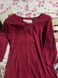 Chic Maroon V-Neck Top with Keyhole Detail