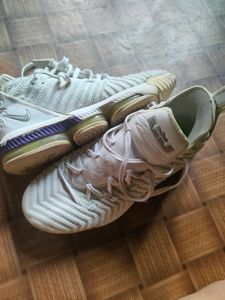 Nike LeBron James 16 (Original)
