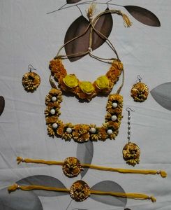 Yellow Floral Haldi Jewellery Set