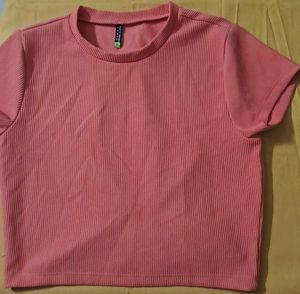 Ribbed Pink Cropped T-Shirt