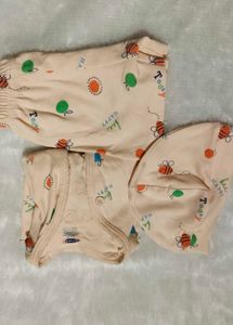 Cute Bee Print Baby Sleepsuit & Hat