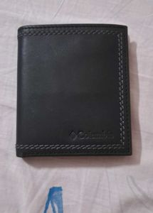 Brand New *Columbia* Leather Bifold Wallet