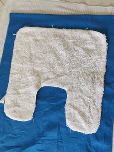 Plush U-Shaped Bath Mat