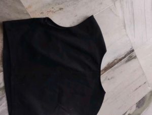 Black Cropped Cap Sleeve Top