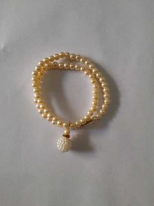 Elegant Pearl Necklace with Pendant