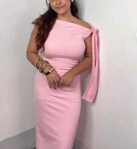 Elegant Pink One-Shoulder Maxi Dress